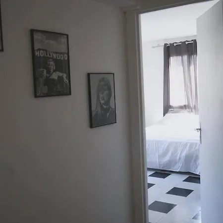 Homestay Superbe Avec Terrasse Dans Un Partage Dans Le Centre De